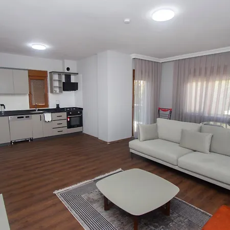 Lara Breeze Homes アパート